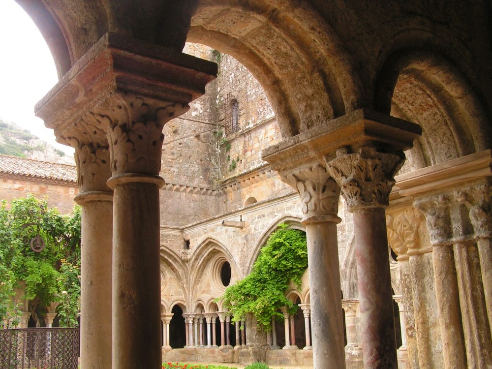 abbaye-fontfroide-cloitre-pillier