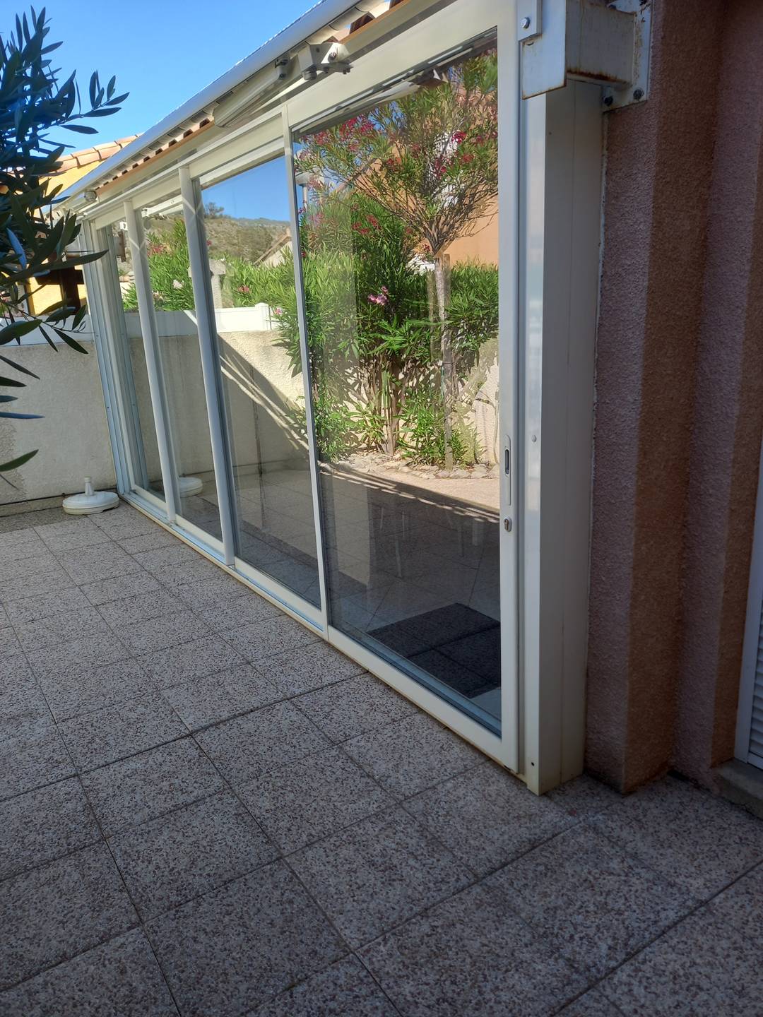 HOLIDAYLAND VILLA 437  T2 MEZZANINE 5 couchages climatisé avec véranda NARBONNE PLAGE