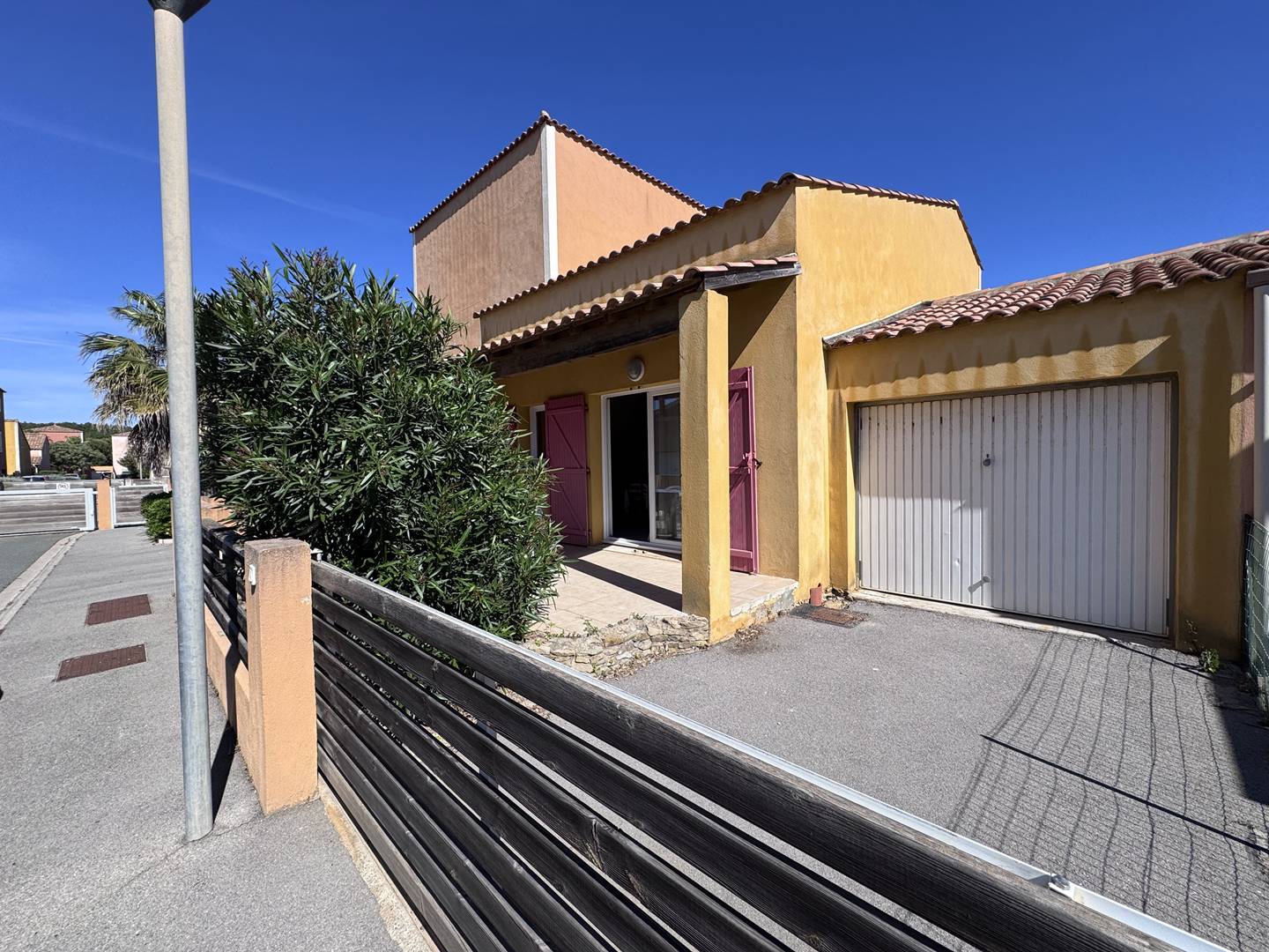 HOLIDAYLAND VILLA  PS22 T3 MEZZANINE 60 M2 climatisé 6 couchages Plein sud NARBONNE PLAGE
